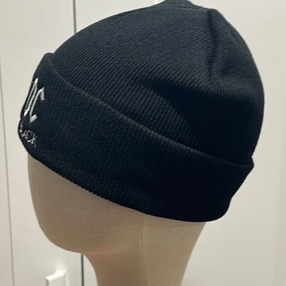 Brand New!! AC/DC Back in Black beanie - Picture 2 of 5